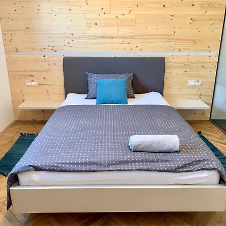 アパート Kamr'ca