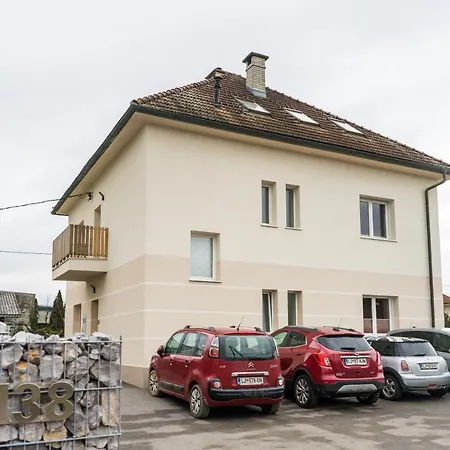 Kamr'ca アパート リュブリャナ