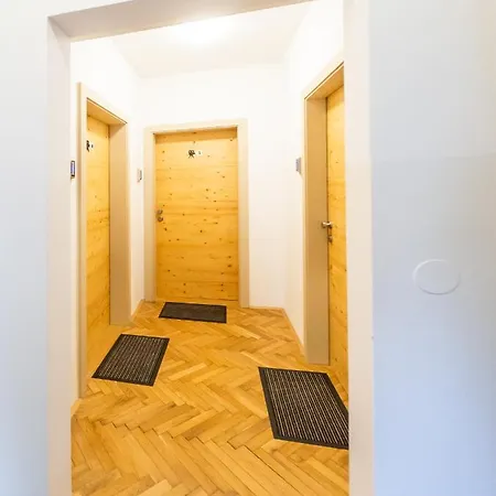 Kamr'ca アパート リュブリャナ